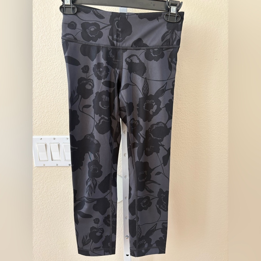 Lululemon Wunder Under Crop II *Full-On Luxtreme - Size 2 - Picture 8 of 10